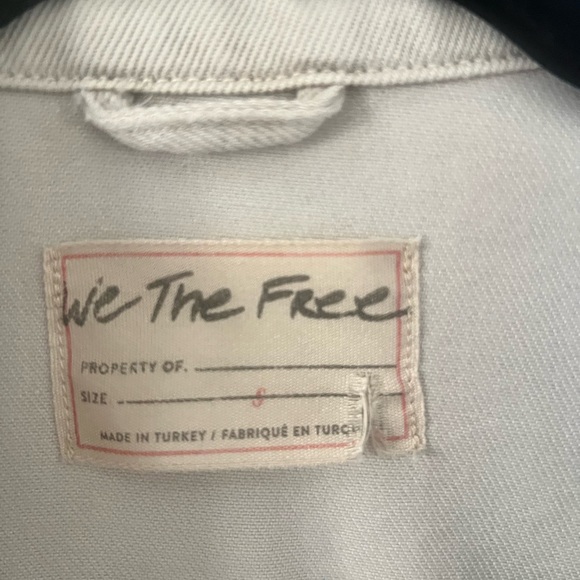 WE THE FREE Vintage Inspired Distressed Denim Jacket - Picture 3 of 4